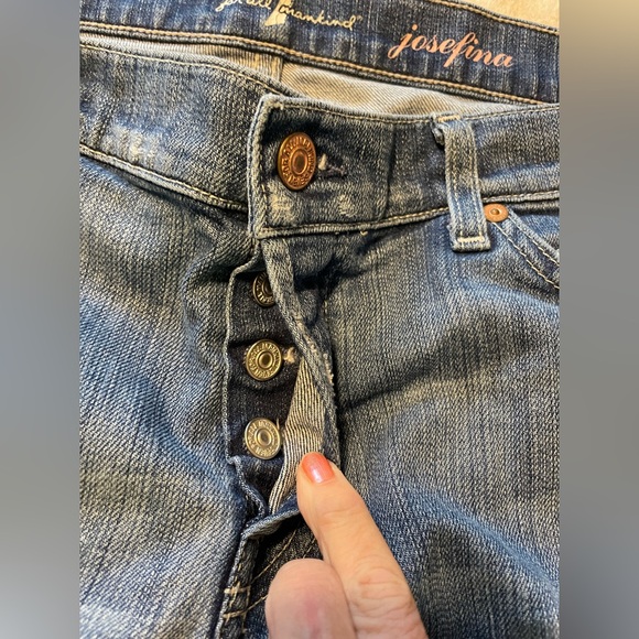 Distressed 7 For All Mankind Denim Shorts, Women’s Size 32 - Picture 2 of 15